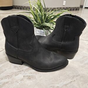 Time and Tru Black Ankle Booties